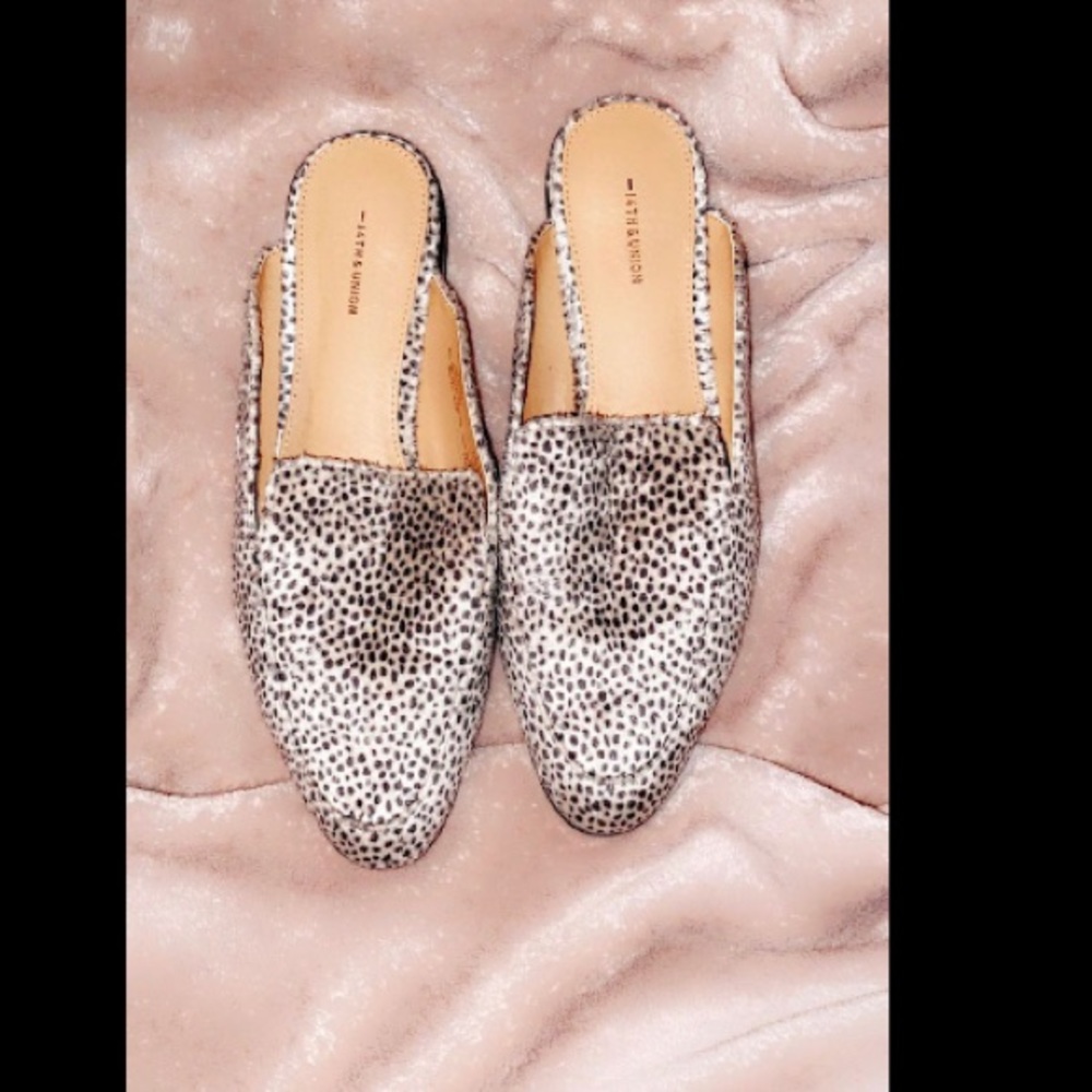 Leopard print mules